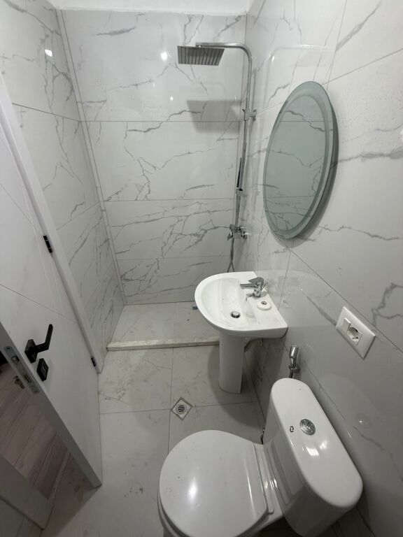 2+1,me kundrabufe,per banim apo zyre,te rruge e kavajes,cmimi 650 mije leke