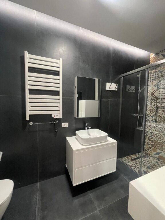 Apartament 2+1 per qira tek Kompleksi Delijorgji!
