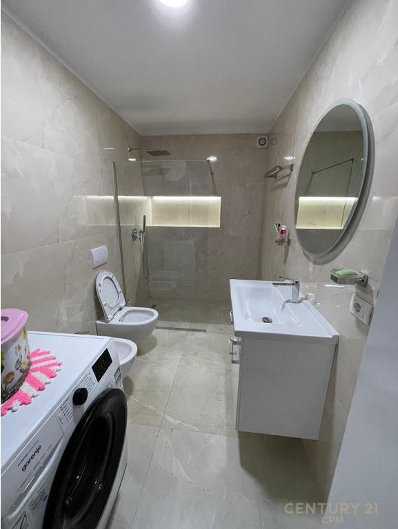 Apartament 1+1 Me Qira në Komunën e Parisit, Tiranë - 800.00€ | 62 m² 800 € /Muaj Sip. Totale  62m2