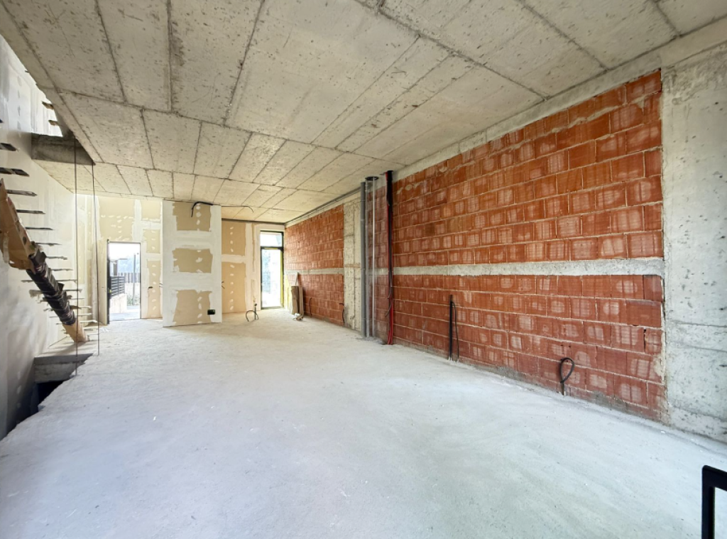 🏡 Semi-Detached Villa for Sale near TEG