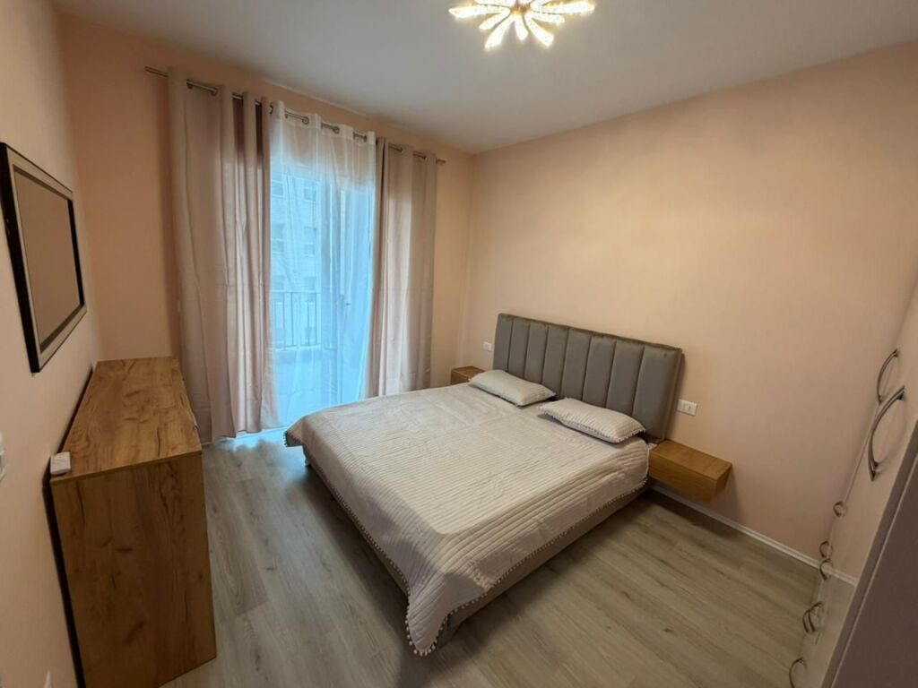 🏢 Jepet me qira apartament 1+1  📍 Adresa: Laprakë, tek Kompleksi Aura 88💰 Çmimi: 60,000 lekë / muaj