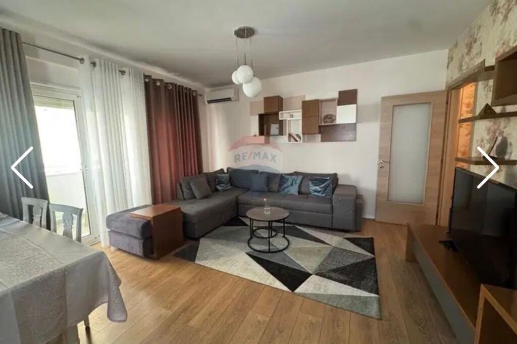 Apartament 2+1 + Parkim per shitje