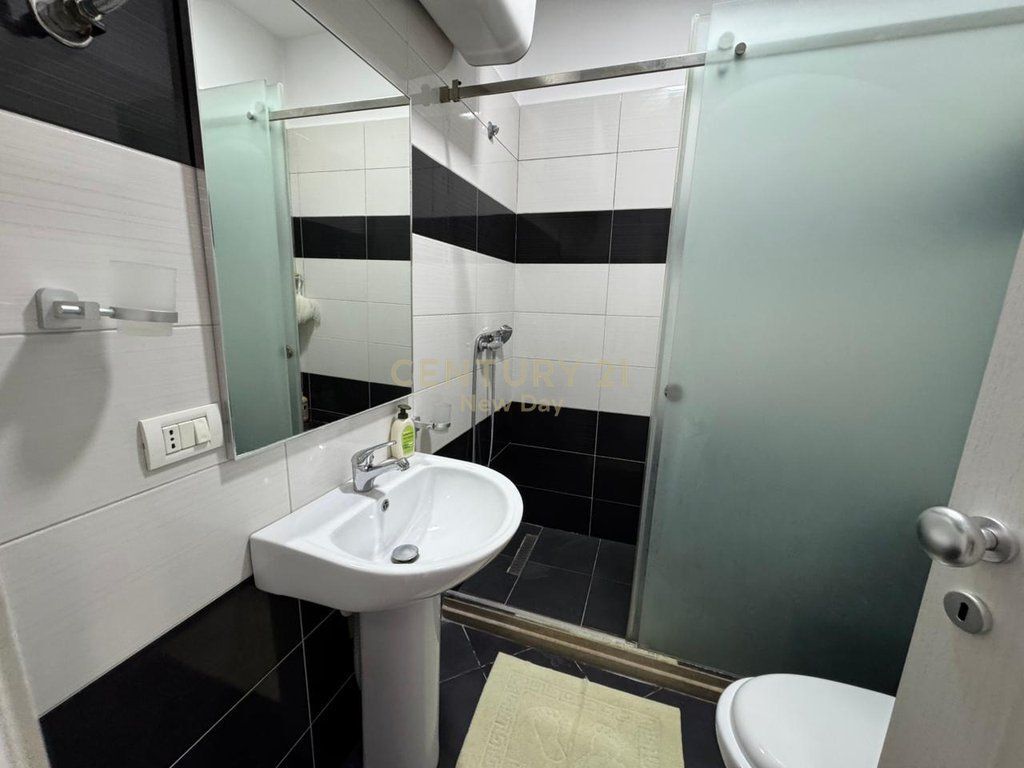 Apartament 2+1+2T Me Qira te Ish Rajoni Durrës - 600€ | 86 m²