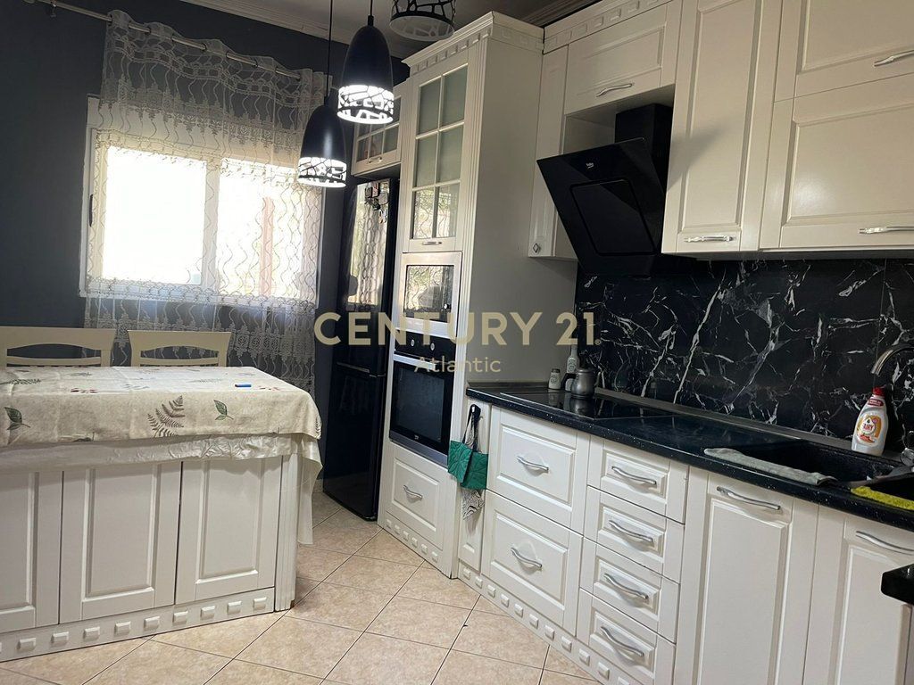 SHITET SHTEPI PRIVATE NE SPITALLE, DURRES! 168,000 €