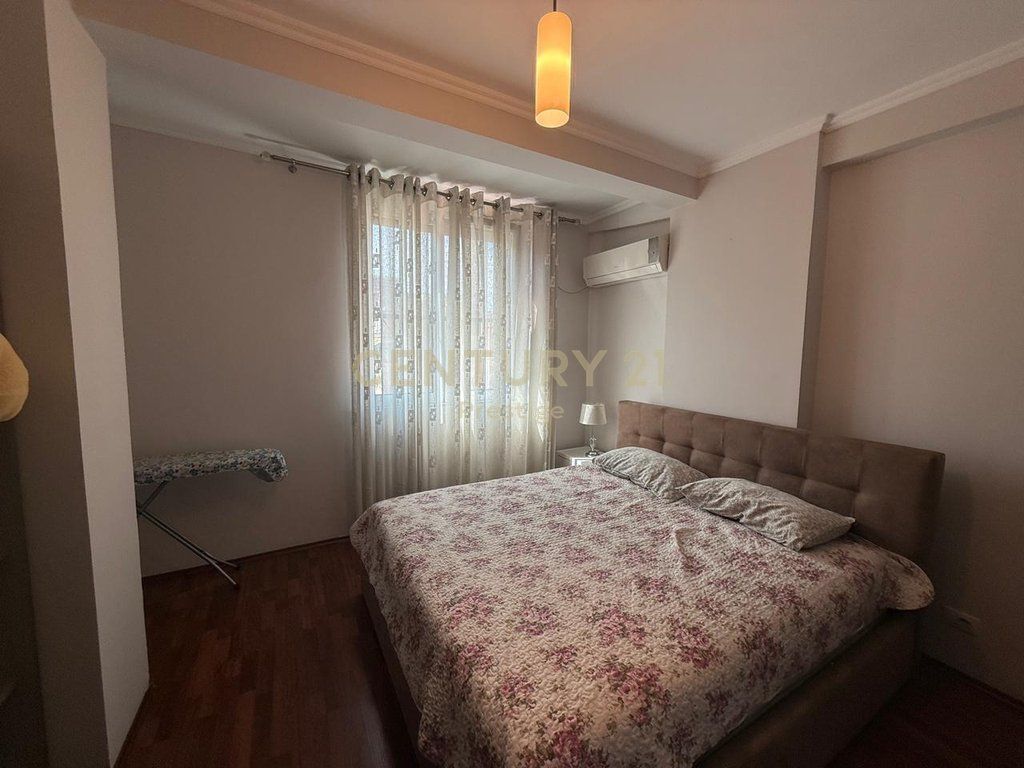 APPARTAMENTO 3+1+2 IN AFFITTO, VIA KAVAJES, TIRANA! 900 € /Mese Sup. Totale 120m2