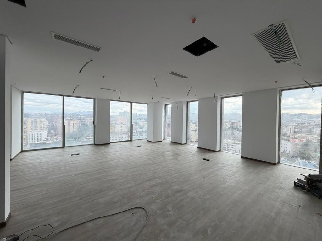 Downtown zyre 100m neto per qera