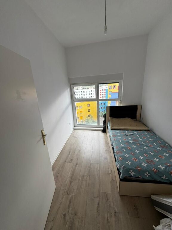 Shitet apartament 2+1+2