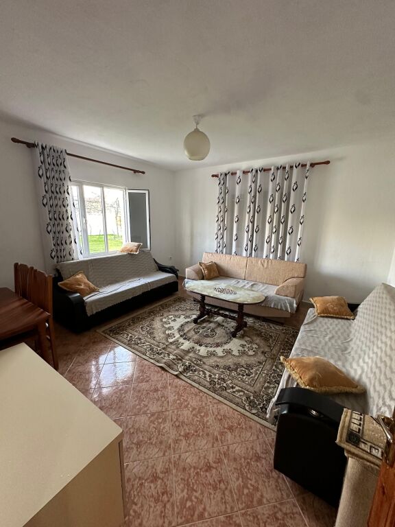 Casa privata 2+1 con cortile in affitto a Bathore / Kamez