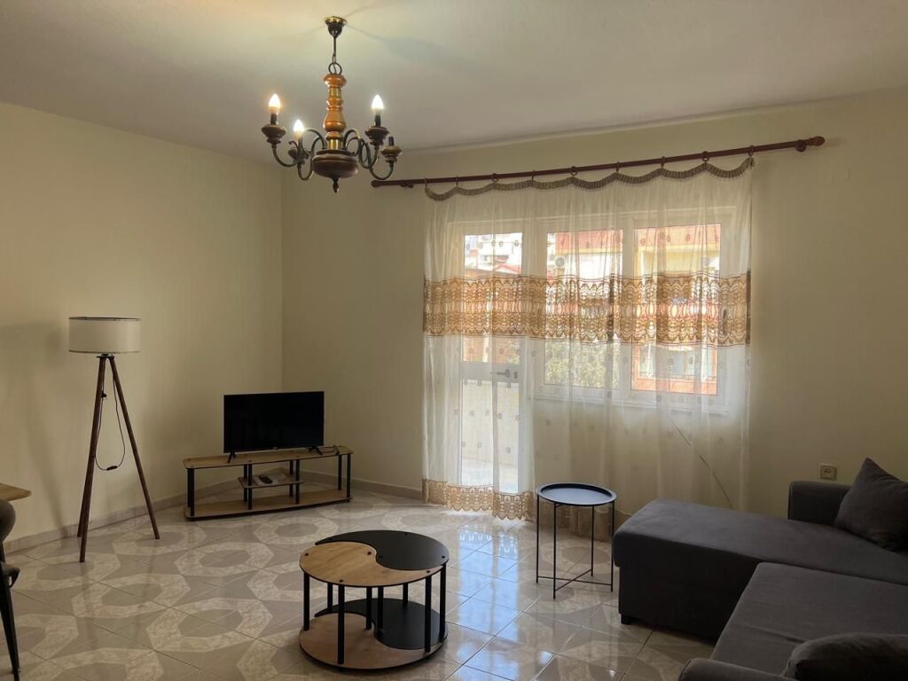 Tirane, apartment 2+1 for rent, 500 euros, at Kongresi Manastirit street, 3rd floor
