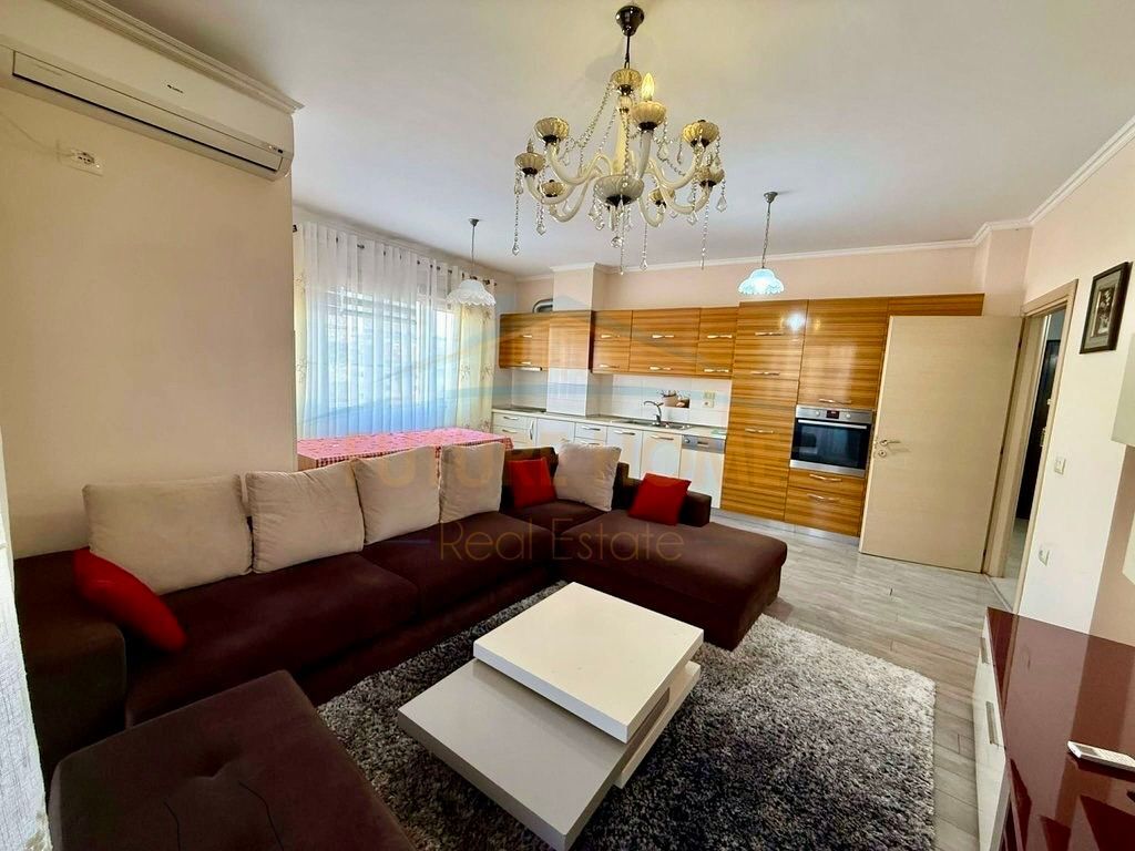 🏠 Jepet me Qera 2+1 i Bollshëm te Unaza e Re! 📍