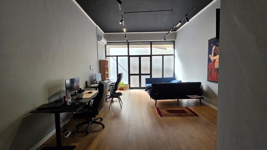 zyre me qira, rruga Frang Bardhi, Kodra e Diellit