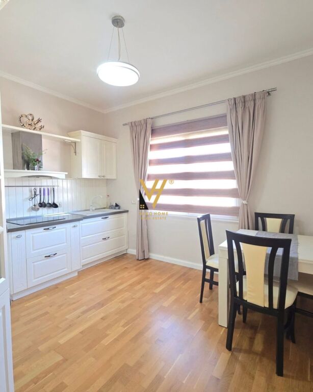 SHITET PAPAFINGO 2+1 TE LIQENI I THATE 270.000 EURO