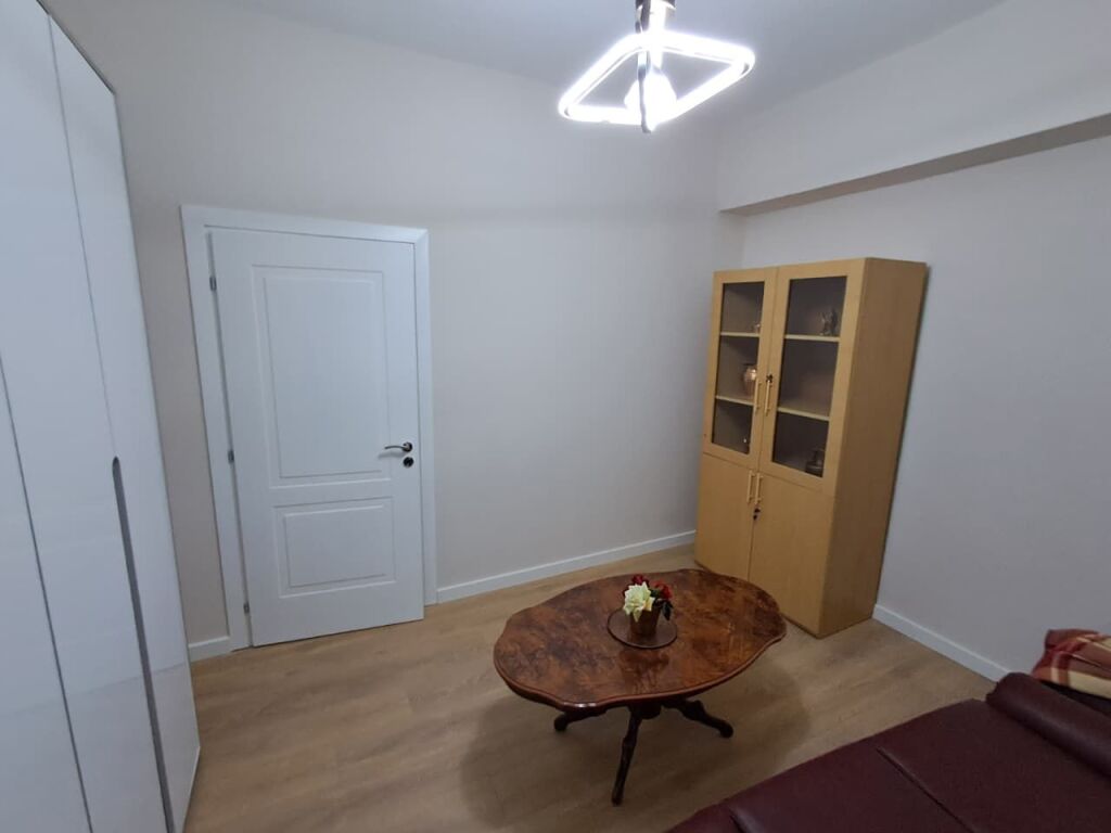 🏡 Jepet me qira apartament 2+1 në qendër të Durrësit, pranë Muzeumit