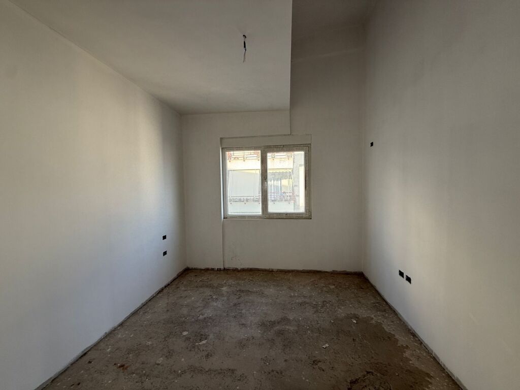 🏡 Shitet Apartament 3+1+2 + Depo – Kompleksi FZ, Liqeni i Thatë