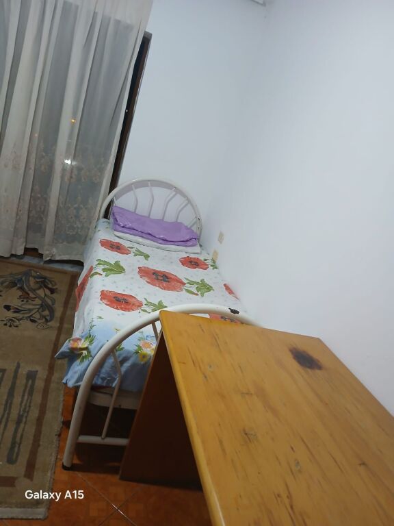 GARSIONERE 22000 LEKE.ISH PARKU I AUTOBUZAVE.