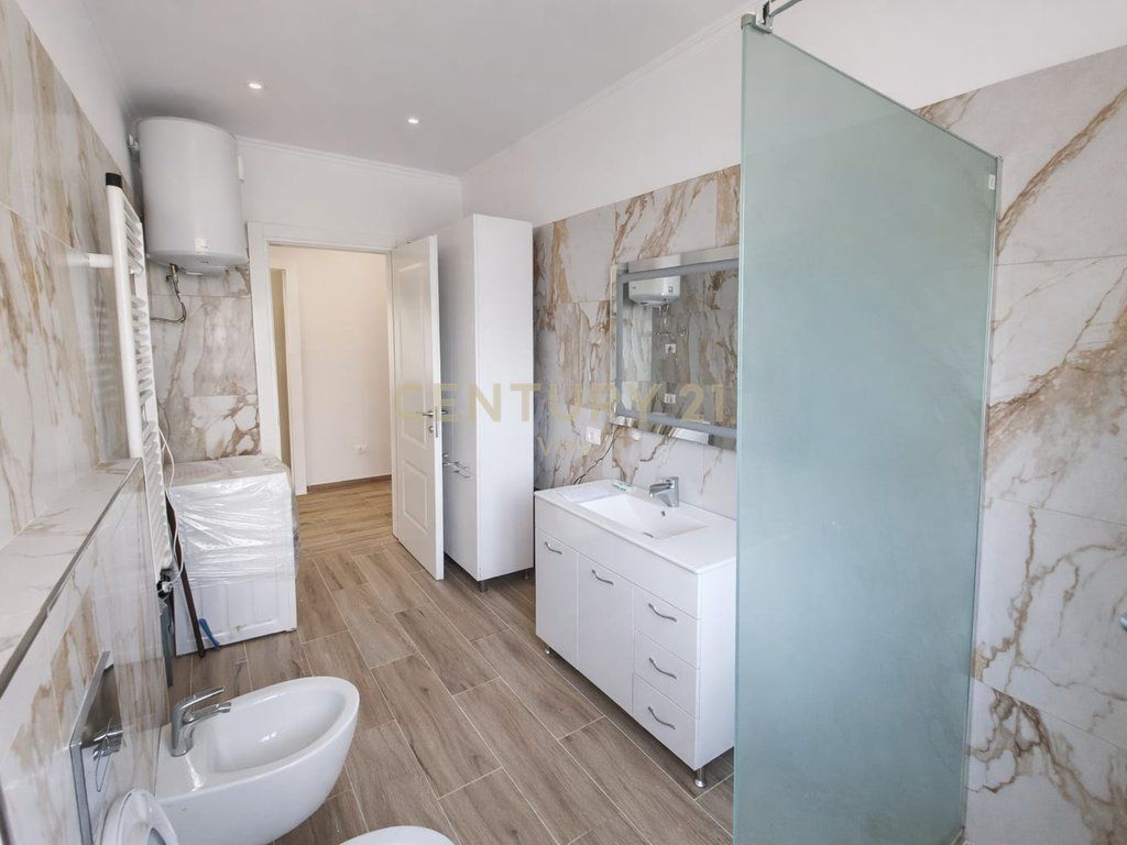 Apartament i Ri për Qira në Qendër të Durrësit , rrugica Kumini !