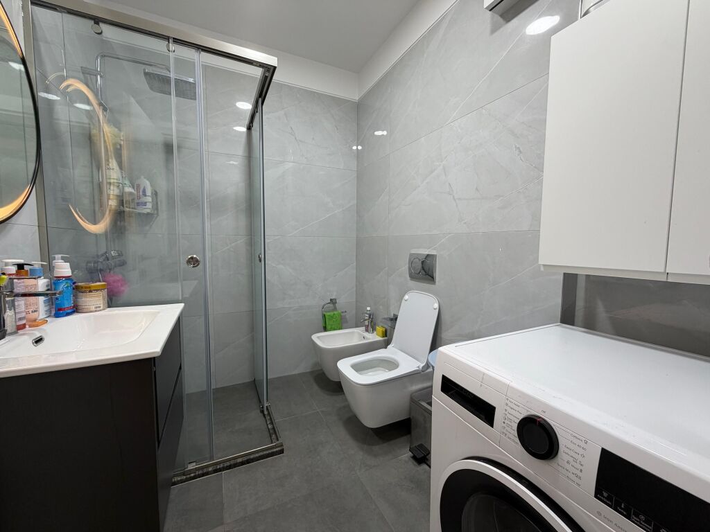 Shitet apartament 2+1+1 tualet  Golden Park Amerikan 3