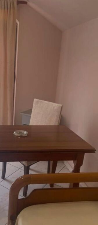 GARSIONERE 25000 LEKE.ISH TREGU ELEKTRIK