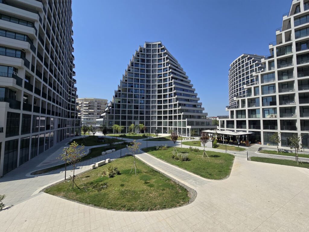 Njesi Komerciale / Dyqan me Qira ne Lake View Residence, Liqeni Artificial