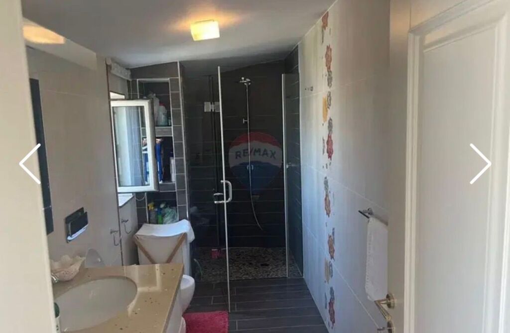 Duplex per shitje me pamje nga Liqeni i Thate!