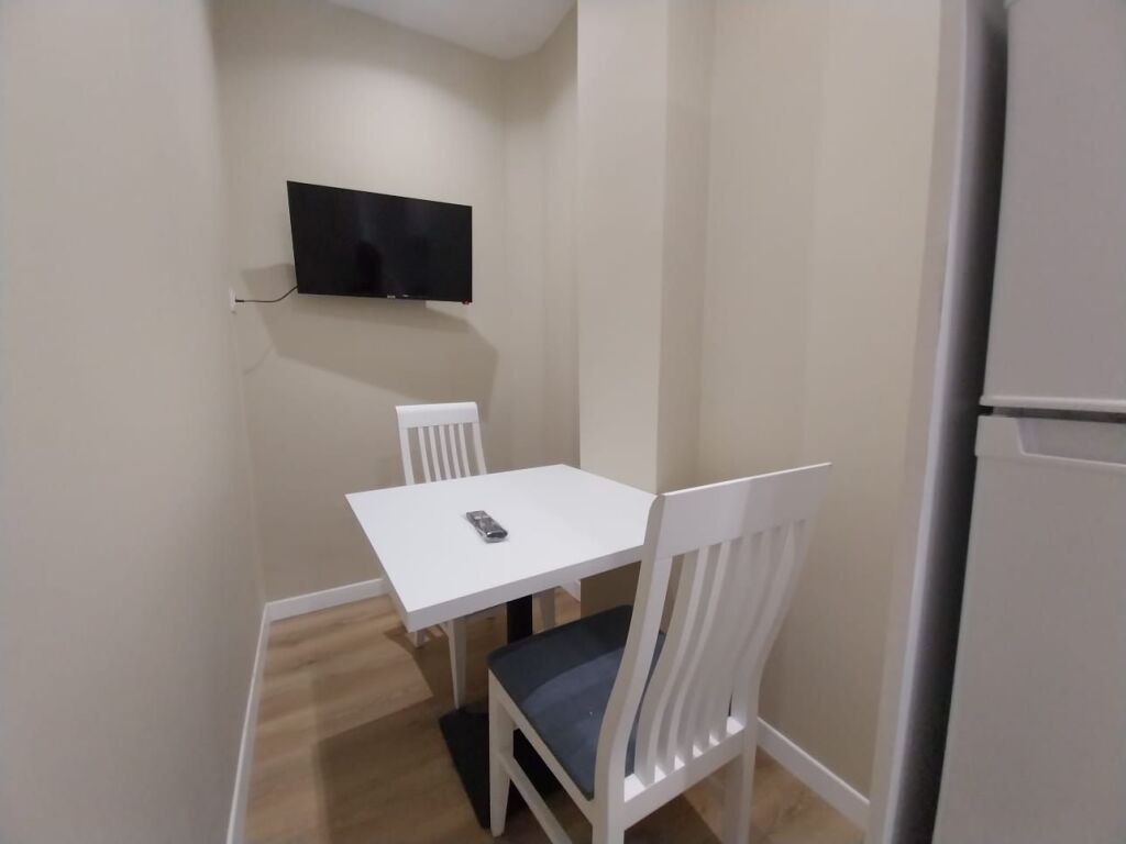 Sheshi skenderbej, Jepen me qira 2 garsoniere moderne 1200 euro te dyja ose te ndara nga 600 euro