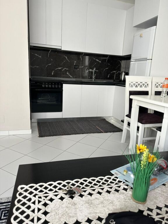 Jepet me Qira Apartament 1+1 – ASTIR - (Prane Bar Artistit) !