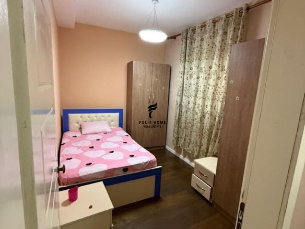 APARTAMENT ME QERA 2+1 TREGU ELEKTRIK 50.000 LEKE FH-58911