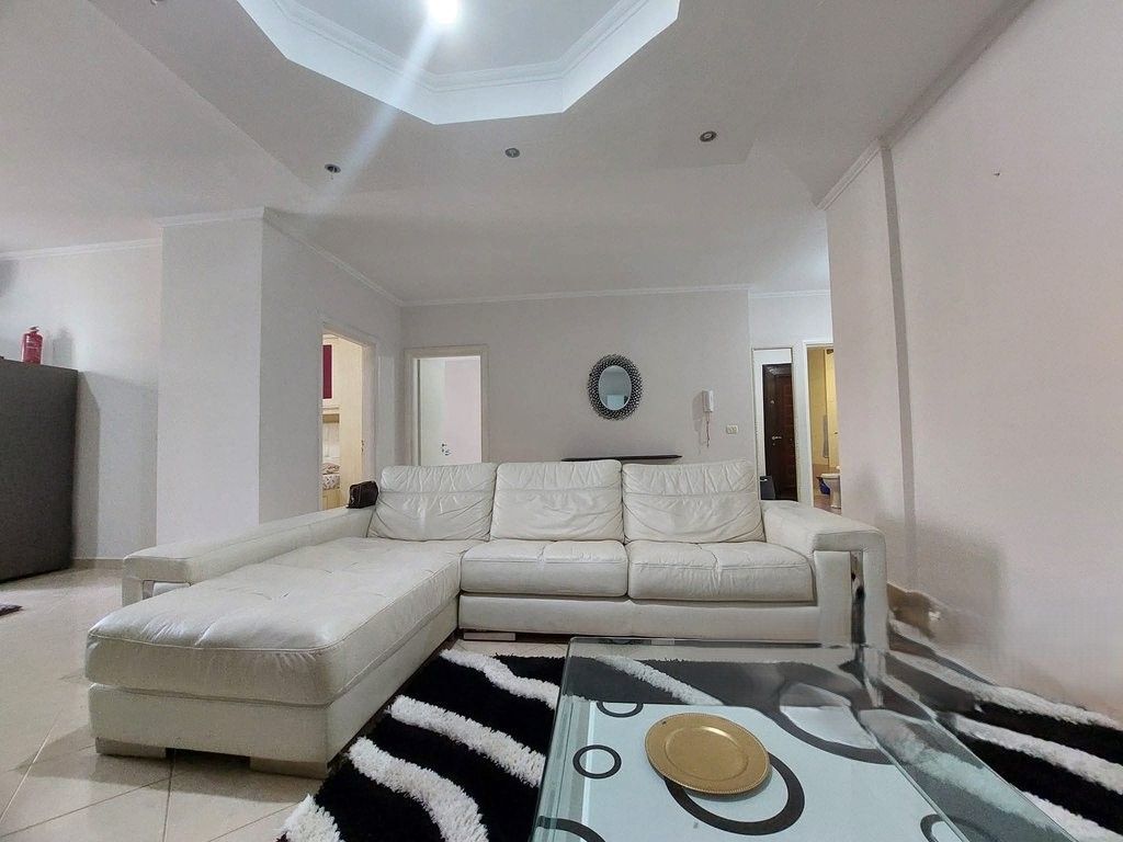 Shitet Apartament 2+1 + Garazh i Mbyllur për 2 Makina . Astir 193,000 €