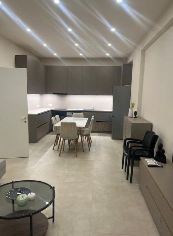 Qera, Apartament 2+1+2+Post Parkimi, Ish Dogana, Tiranë.