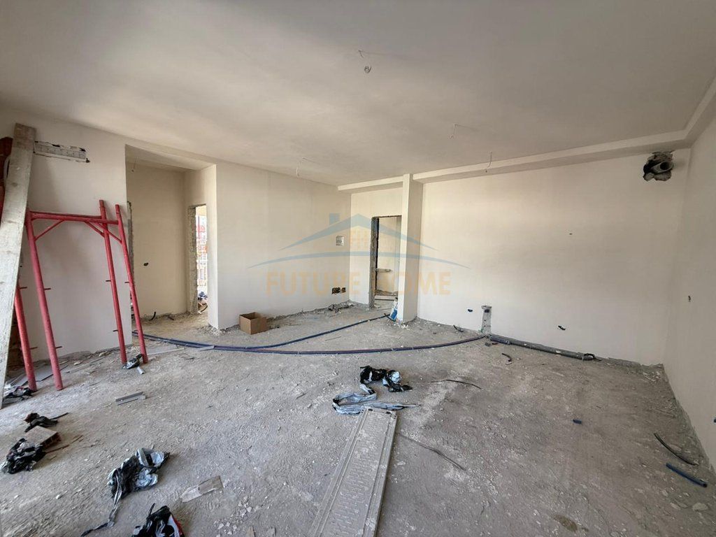 Shitet , Apartament 3+1+2 , Porcelan , Tirane