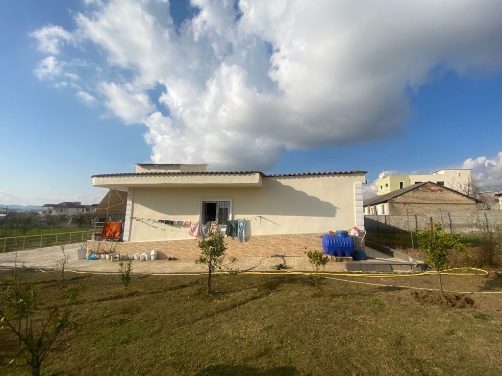 Shitet Banesa Private