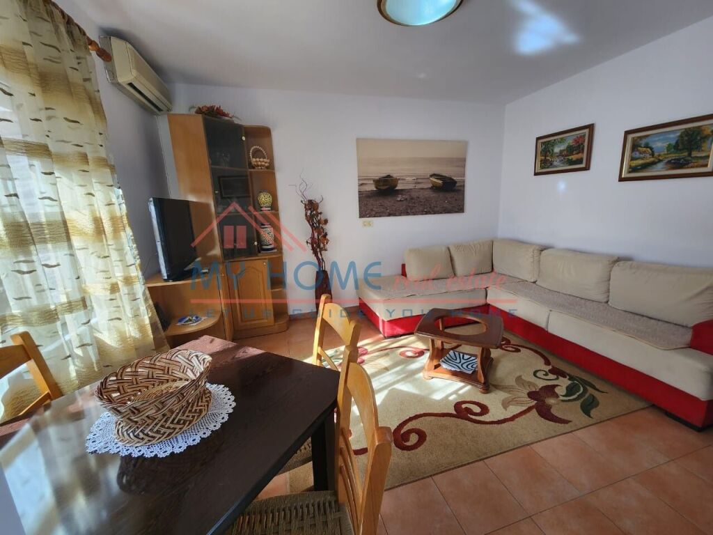 Apartament 2+1 me qera tek Pazari i Ri ne Tirane