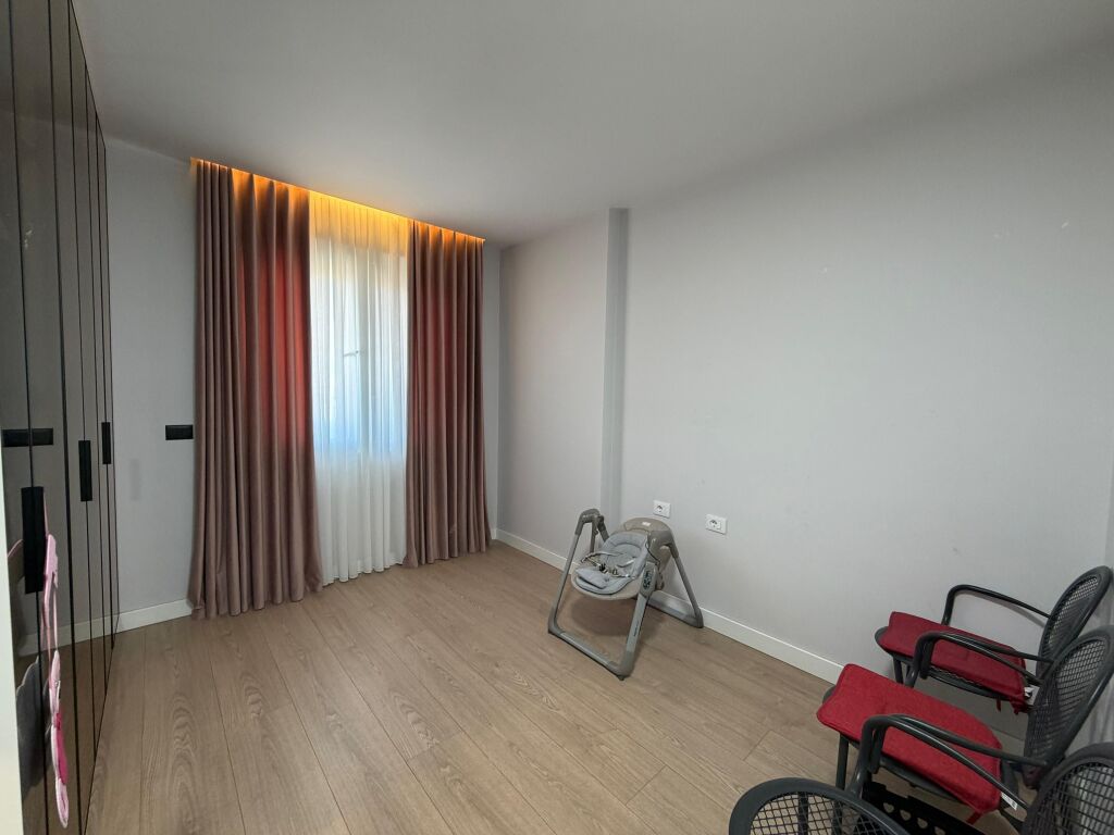 Shitet apartament 2+1+1 tualet  Golden Park Amerikan 3