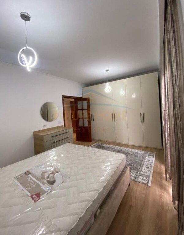 Affitto Appartamento 1+1, Galleria, Via Barricate