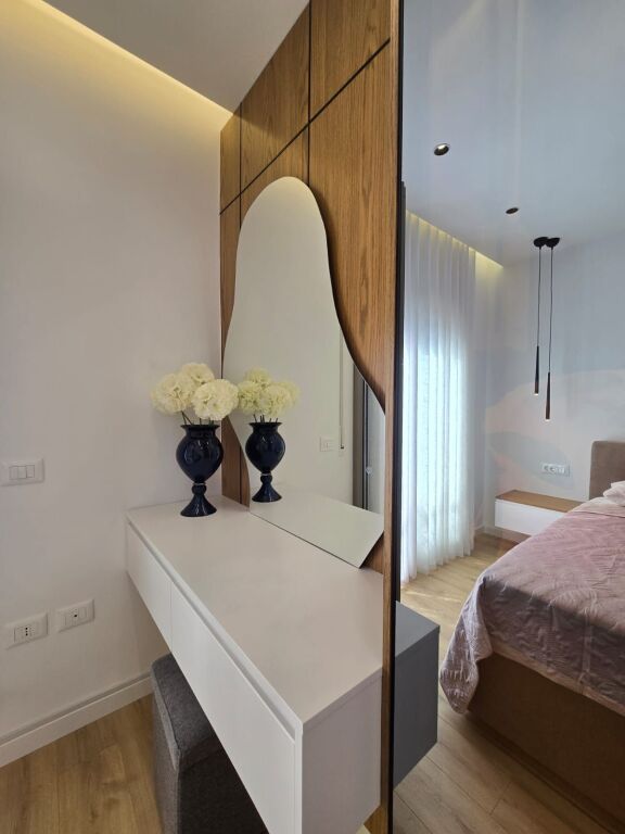 In affitto 2+1+2 più posto auto, Delijorgj