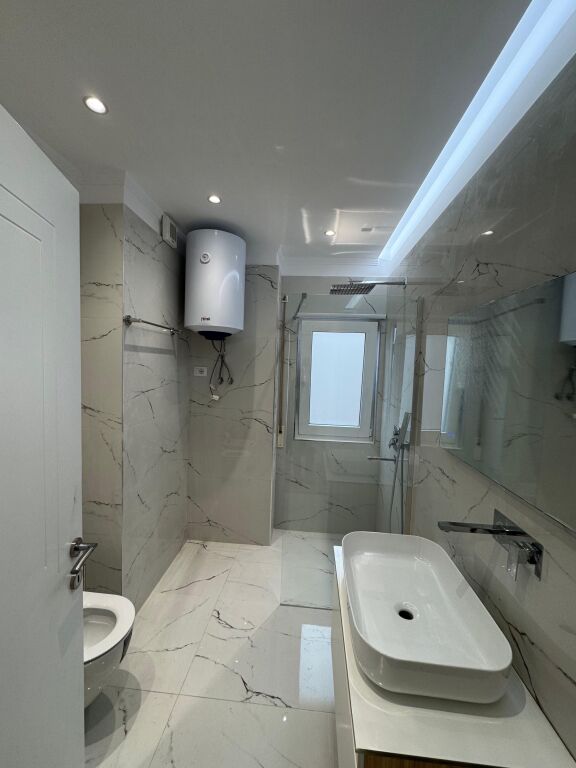 Jepet me qera 2+1 Rruga Him Kolli