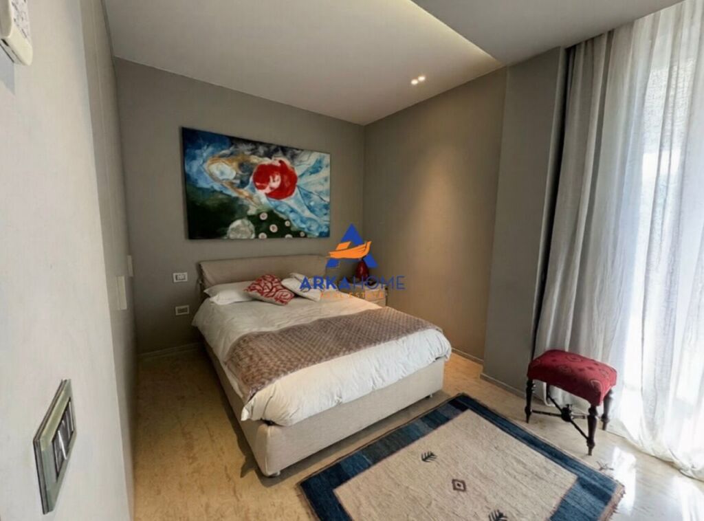 SHITET PENTHOUSE 3+1+VERANDE "KODRA E DIELLIT" 650.000 EURO