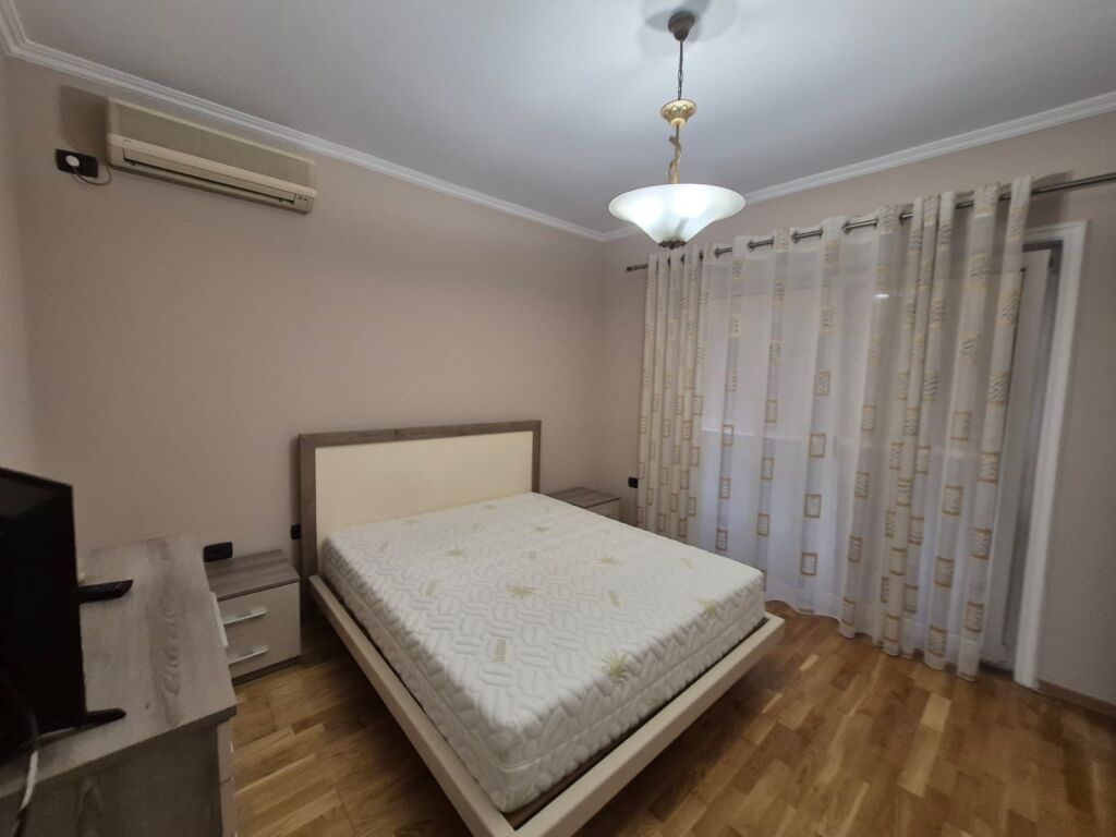 Jepet Me Qera Apartament 1+1+1 Ballkon