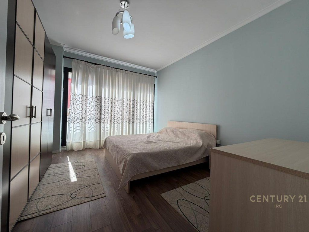 Apartament 3+1 ne Rrugen e Kavajes! 1,700 € /Muaj