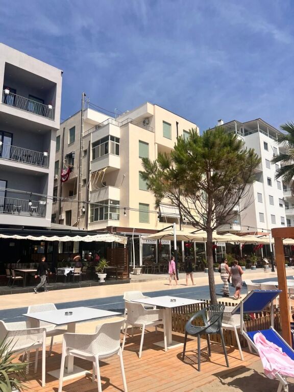 Jepet me Qera Apartament 1+1 Ne Plazh Hekurudha