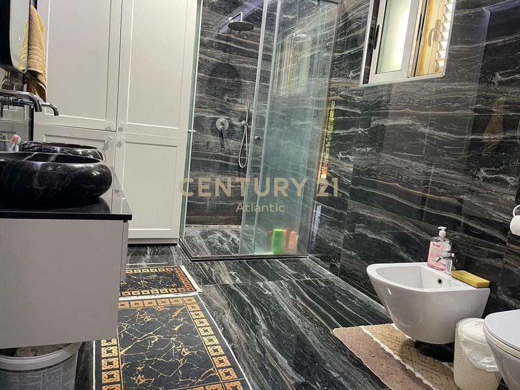 SHITET SHTEPI PRIVATE NE SPITALLE, DURRES!