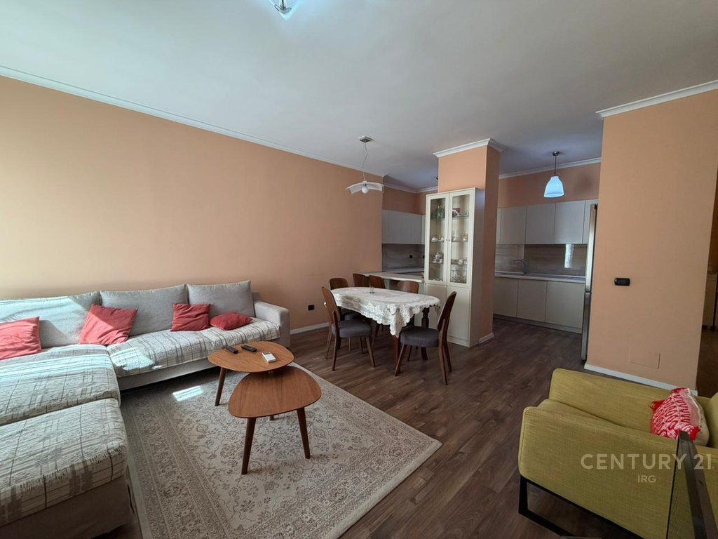 Apartament 3+1 ne Rrugen e Kavajes! 1,700 € /Muaj