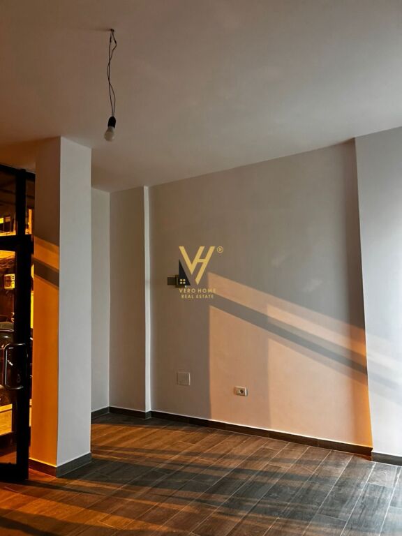 BUSINESS PREMISES 32 M2 FOR RENT NEAR DINAMO STADIUM 45,000 LEKE