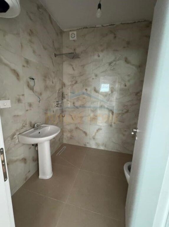 Shitet, Apartament 2+1+2, Rruga e Dajtit, Fresk