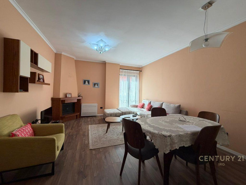 Apartament 3+1 ne Rrugen e Kavajes! 1,700 € /Muaj
