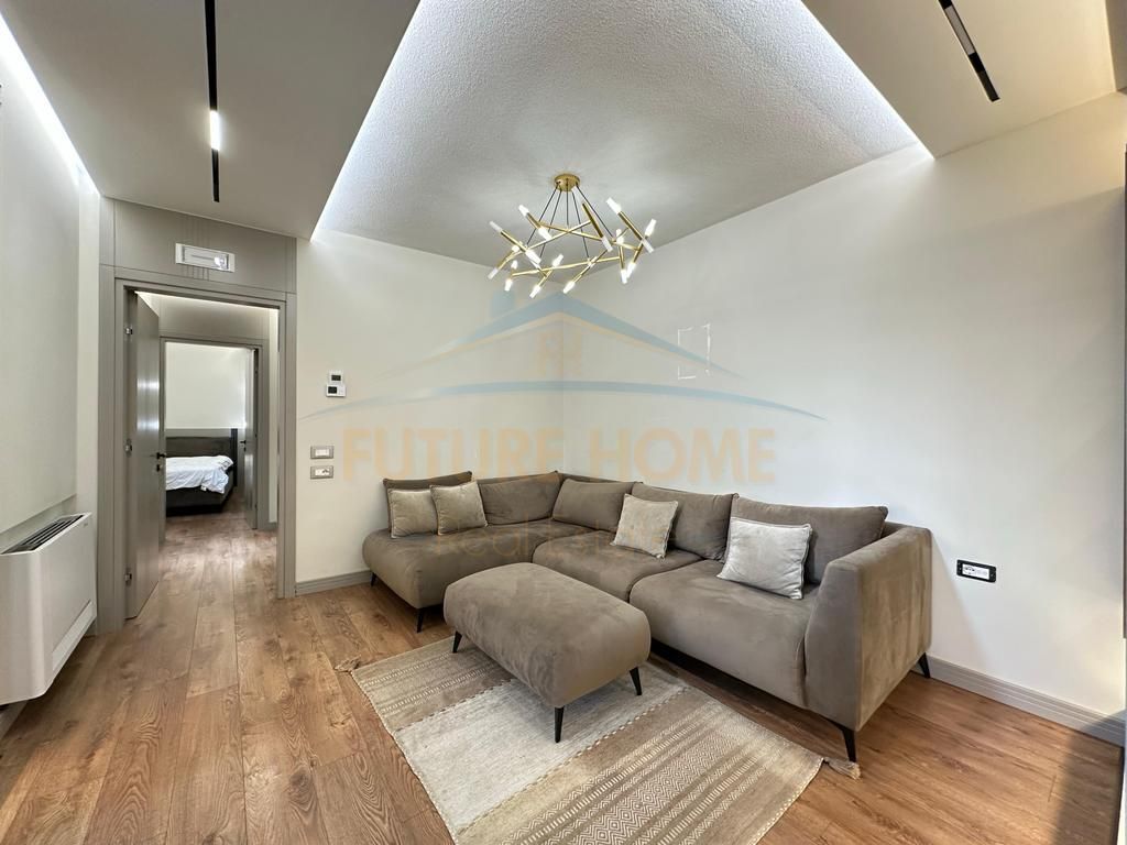 Affitto, Appartamento 2+1+2, Palazzo con Freccia, Tirana