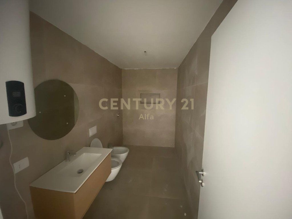 Appartamento 1+1 in vendita, Accesso Tirana. 120.000 € Superficie totale 64m2