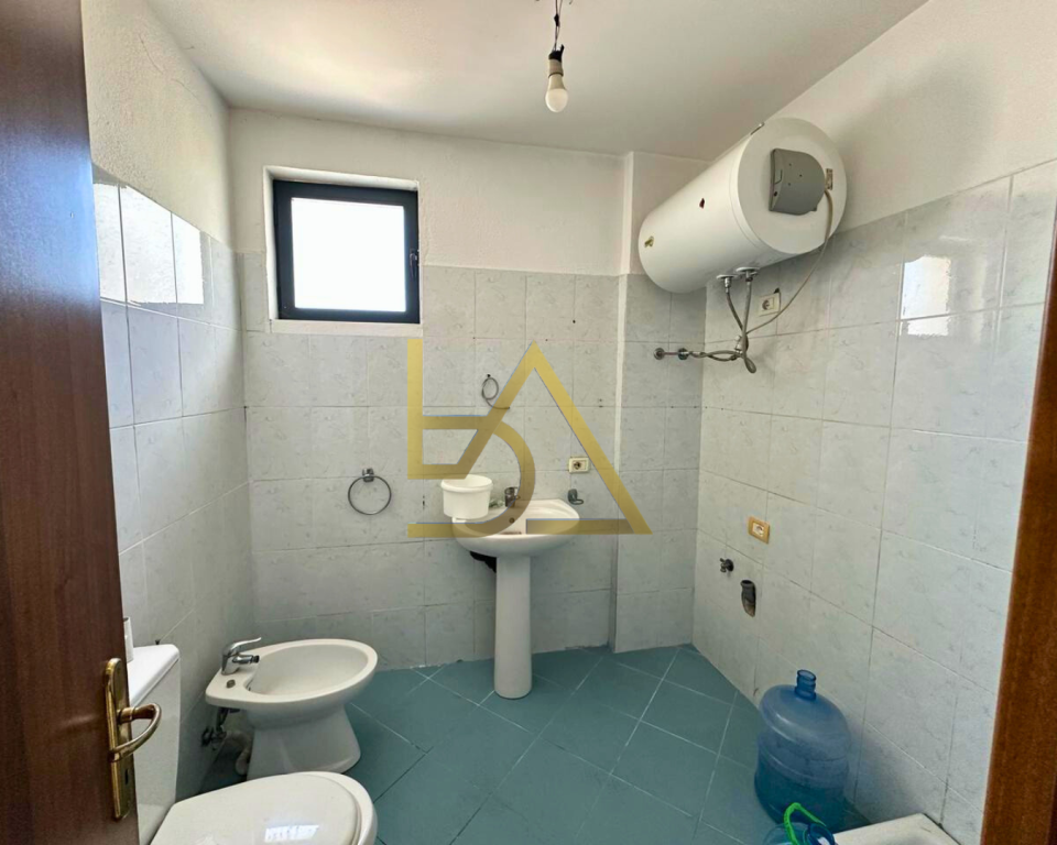 Shitet Apartament – Vorë