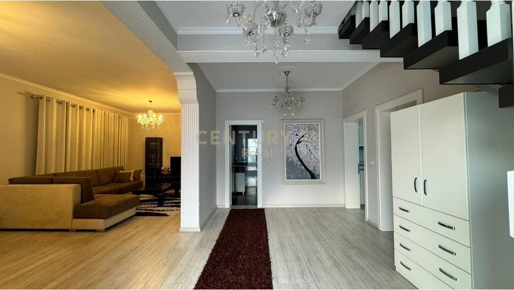 VILE NE SHITJE NE ZONEN E SHKOZES, PRANE UNAZES SE MADHE 480,000 € Sip. Totale  640m2