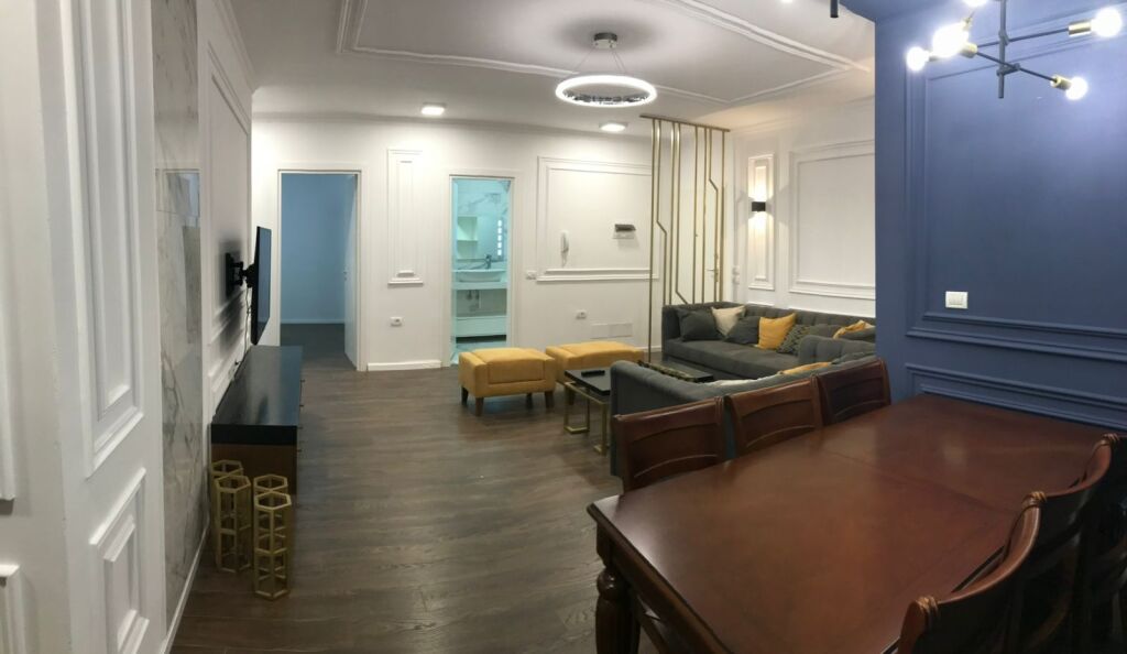 Shitet Apartament 3+1+2 në Qendër të Durrësit